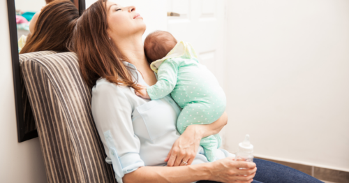 Baby ist da, deine Milch nicht: Was du tun kannst, wenn du nach der Geburt keine Muttermilch hast